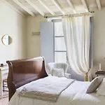 Amato Villa *