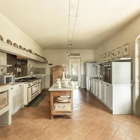Amato Villa *